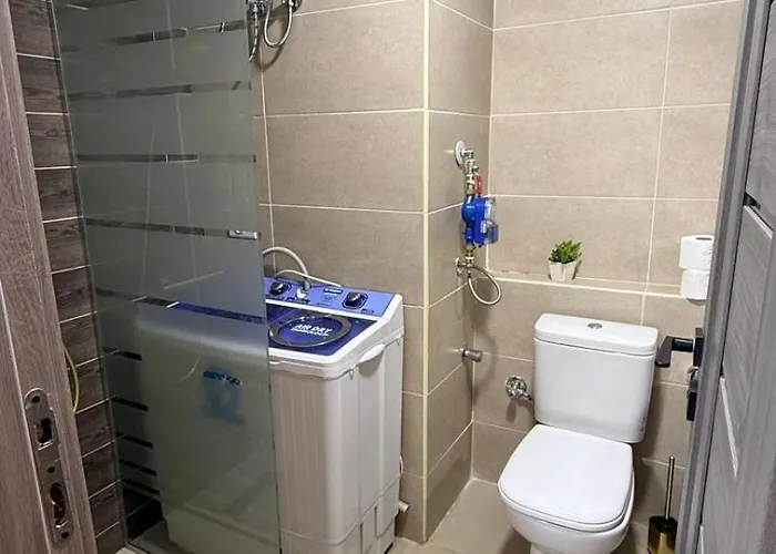Apartment Stylish European With Pools & Access