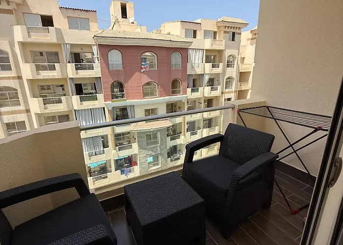 Stylish European With Pools & Access Hurghada