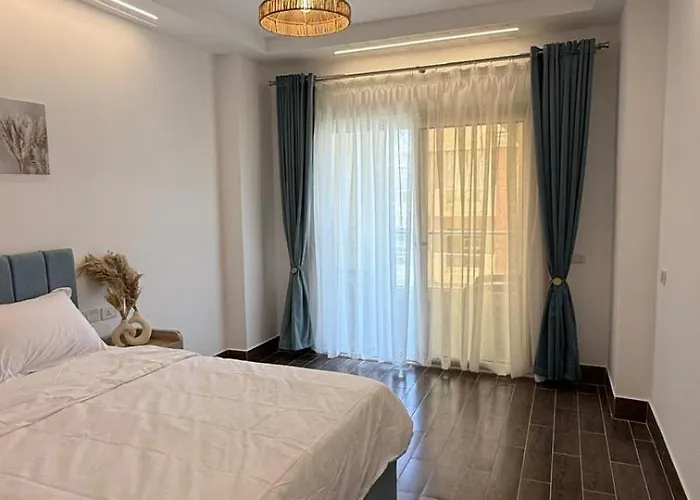 Stylish European With Pools & Access *