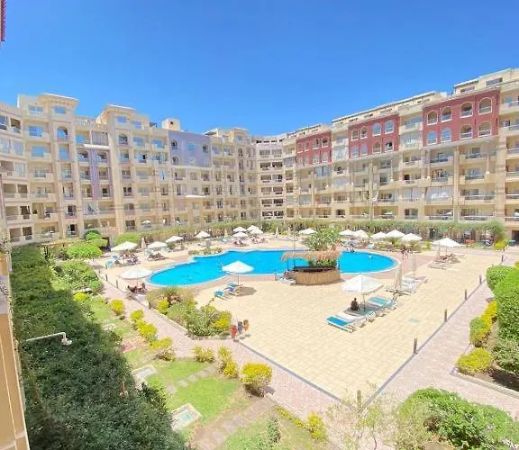 Apartment Stylish European With Pools & Access *